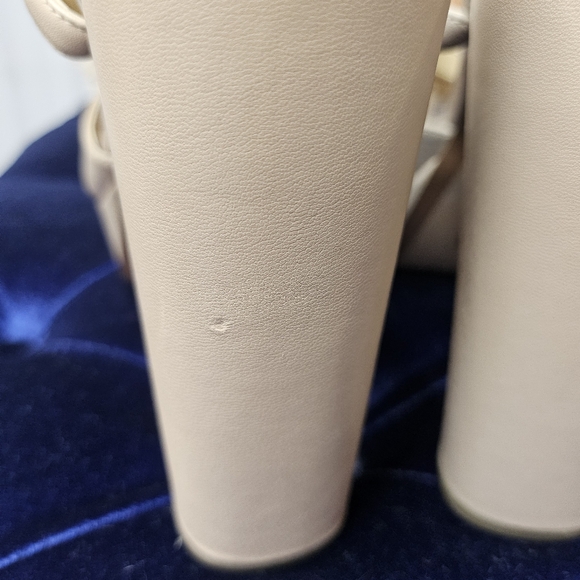 MICHAEL MICHAEL KORS Feather Pompom Platform Sandals - Picture 10 of 14